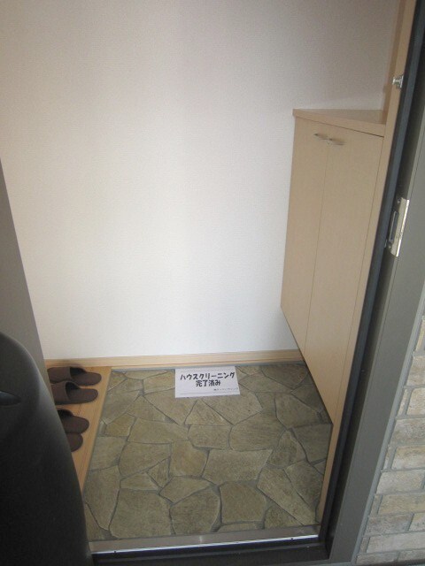 物件内観写真13　(玄関)