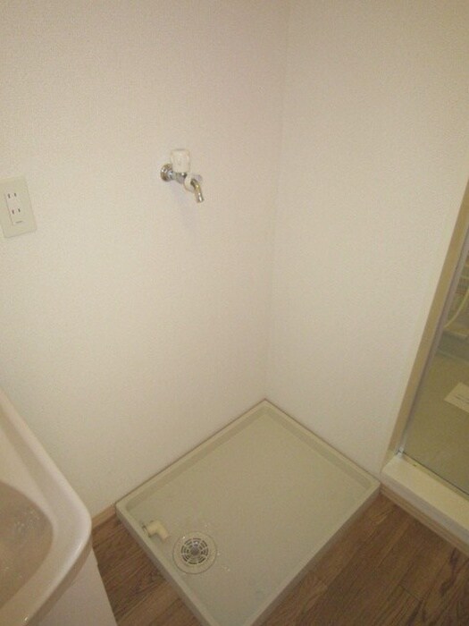 物件内観写真17　(洗濯機置場)