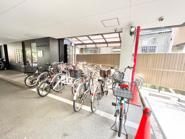 物件外観写真4　(駐輪場)