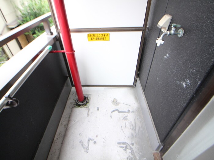 物件内観写真15　(洗濯機置場)