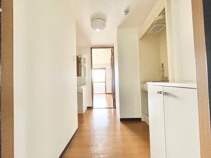 物件内観写真18　(廊下)