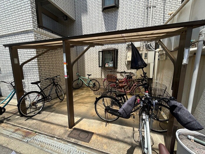 物件外観写真5　(駐輪場)