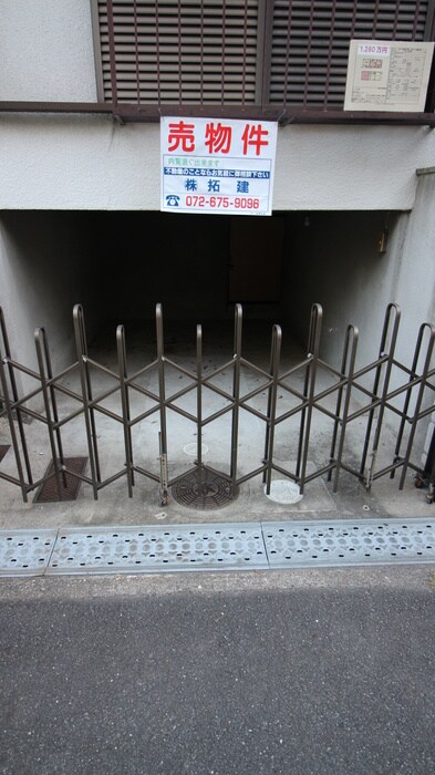 物件外観写真4　(駐車場)