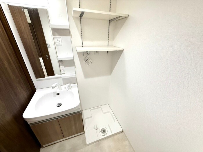 物件内観写真12　(洗濯機置場)