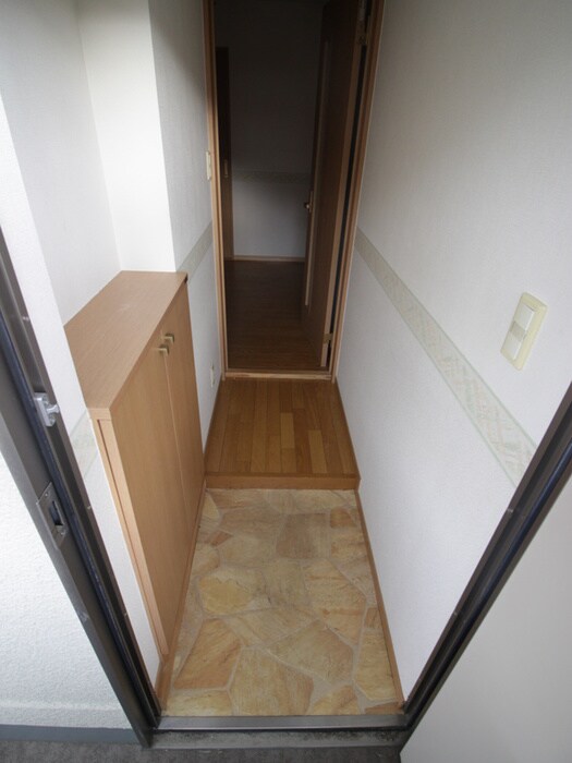 物件内観写真16　(玄関)