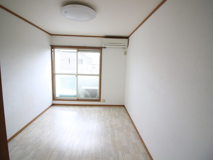 物件内観写真9　(居室)