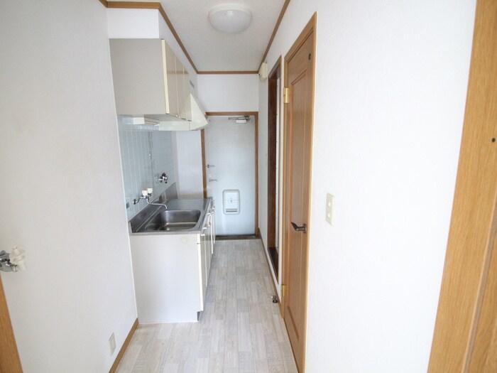 物件内観写真18　(廊下)