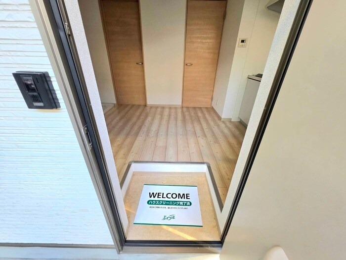 物件内観写真12　(玄関)