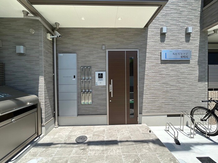 物件外観写真4　(エントランス部分)