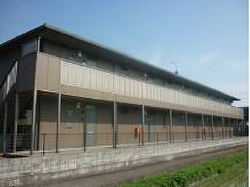 物件外観写真4　(エントランス部分)