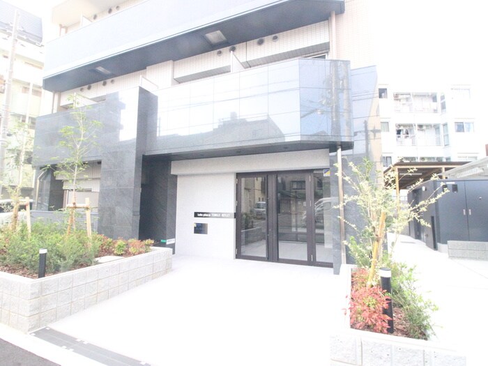 物件外観写真3　(エントランス部分)