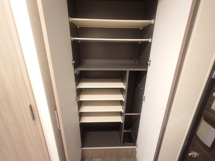 物件内観写真15　(靴箱)