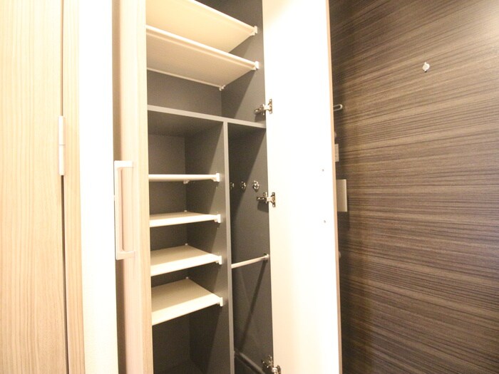 物件内観写真18　(靴箱)