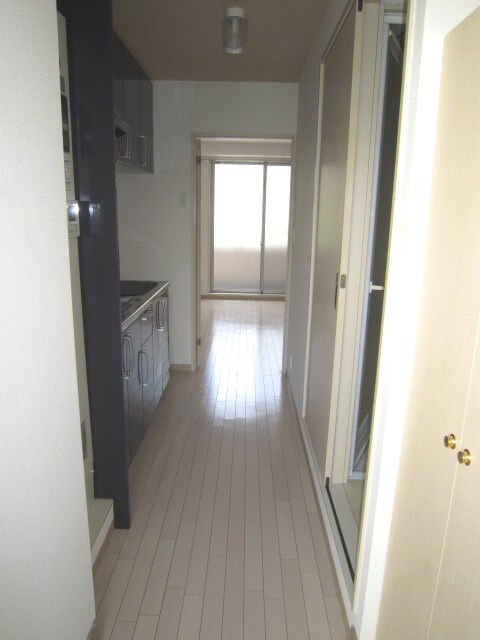 物件内観写真7　(廊下)