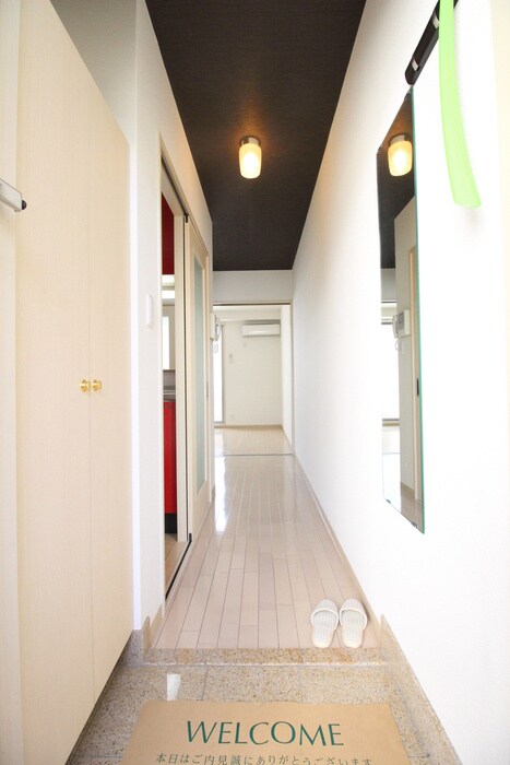 物件内観写真7　(玄関)