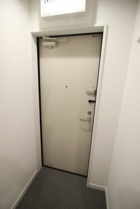 物件内観写真13　(玄関)