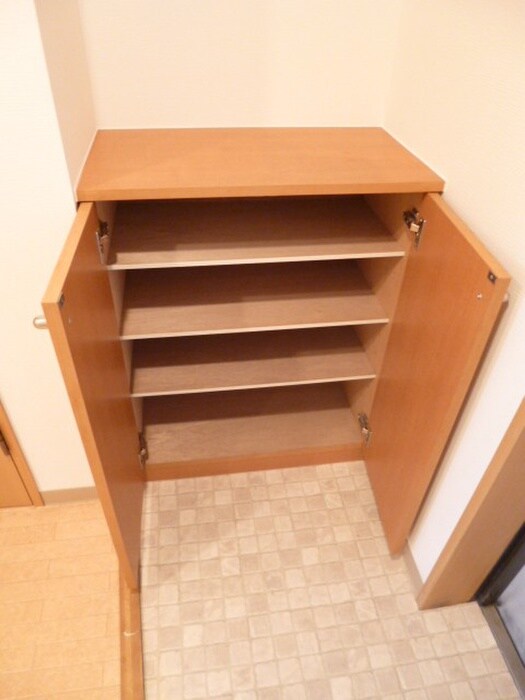 物件内観写真9　(靴箱)