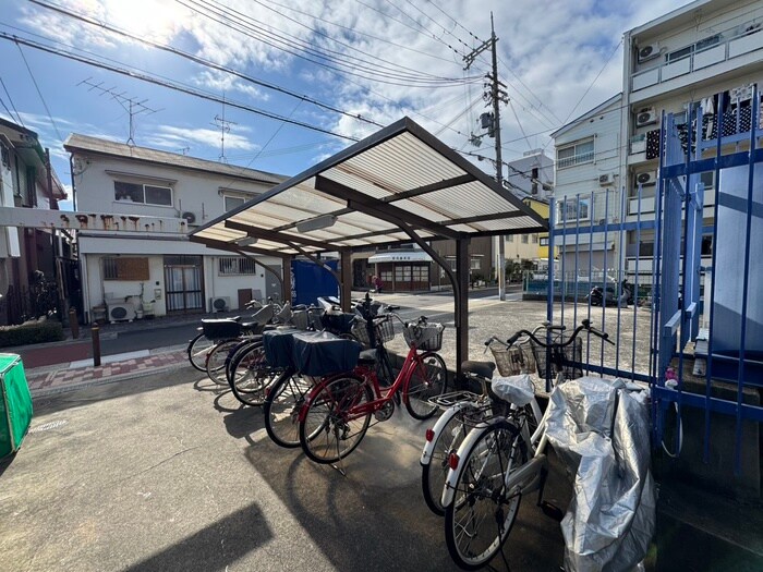 物件外観写真5　(駐輪場)