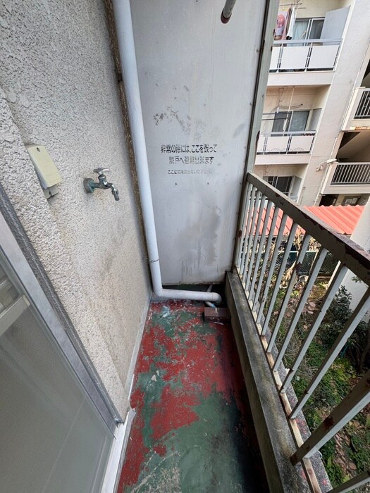 物件内観写真16　(洗濯機置場)