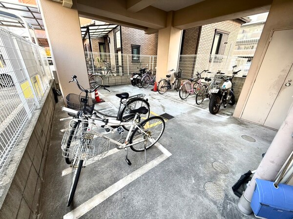 駐輪場