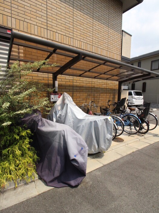 物件外観写真5　(駐輪場)