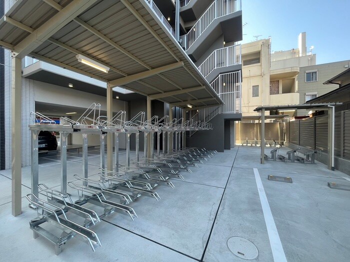 物件外観写真5　(駐輪場)