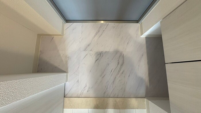 物件内観写真14　(玄関)