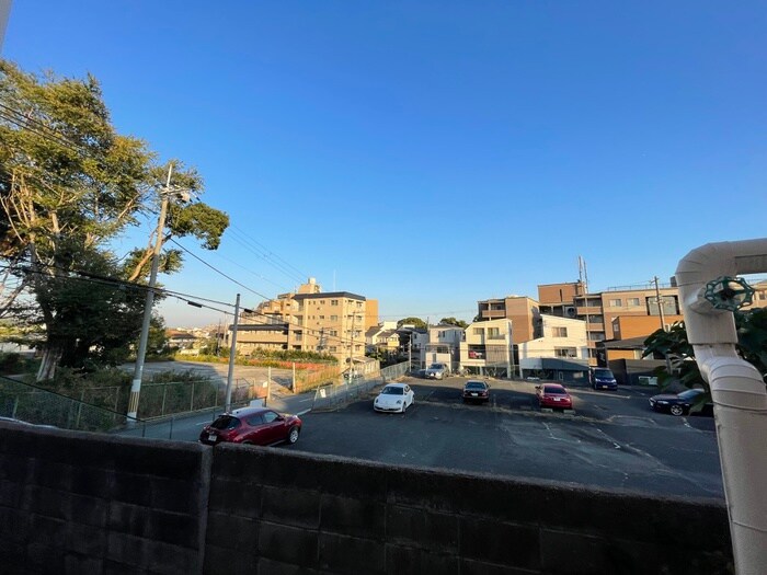 物件内観写真20　(室内からの展望)