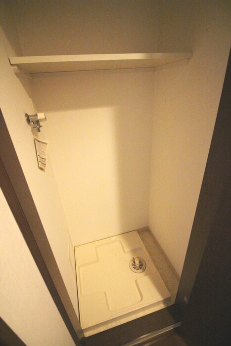 物件内観写真11　(洗濯機置場)