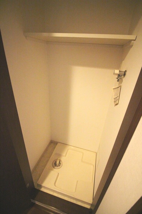 物件内観写真11　(洗濯機置場)