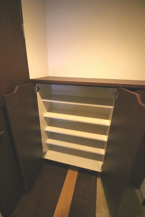 物件内観写真16　(靴箱)