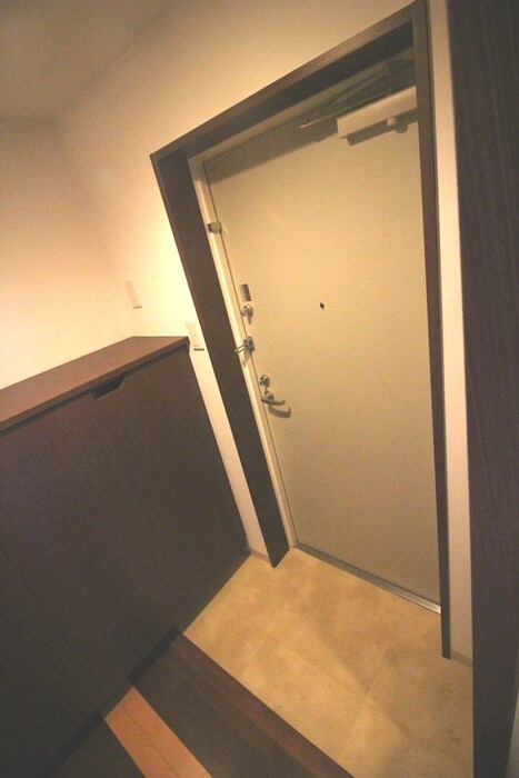 物件内観写真18　(玄関)