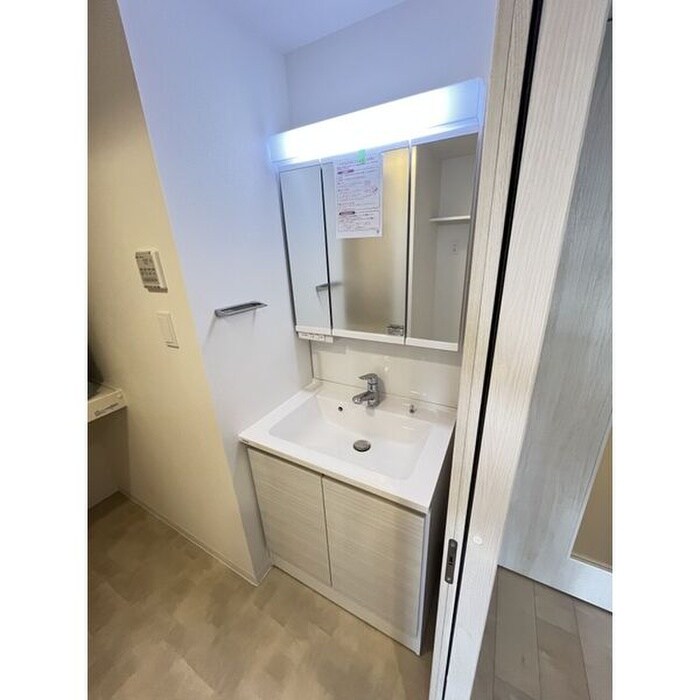 物件内観写真9　(洗面)