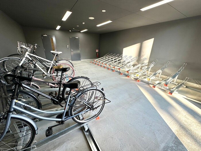 仮ｽﾌﾟﾗﾝﾃﾞｨｯﾄﾞVIII(エイト)の駐輪場