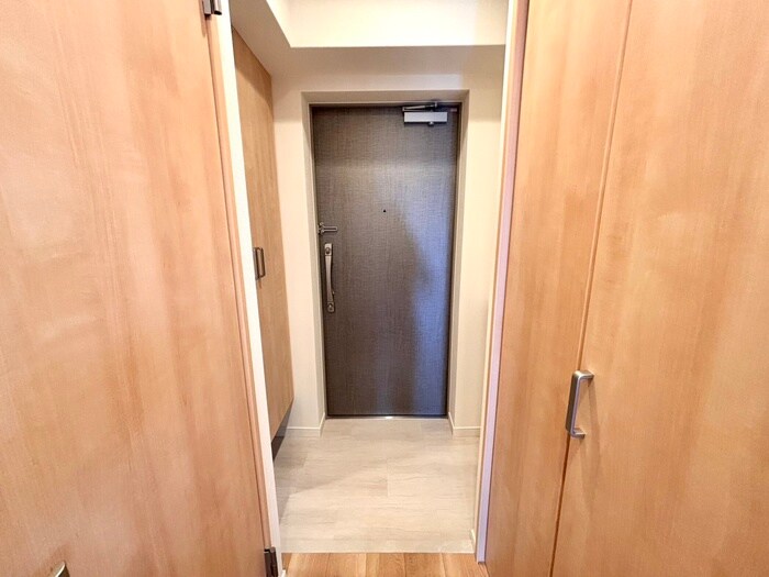 物件内観写真12　(玄関)