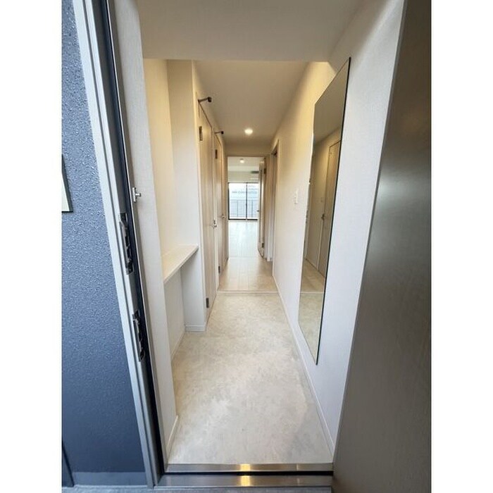 物件内観写真13　(玄関)