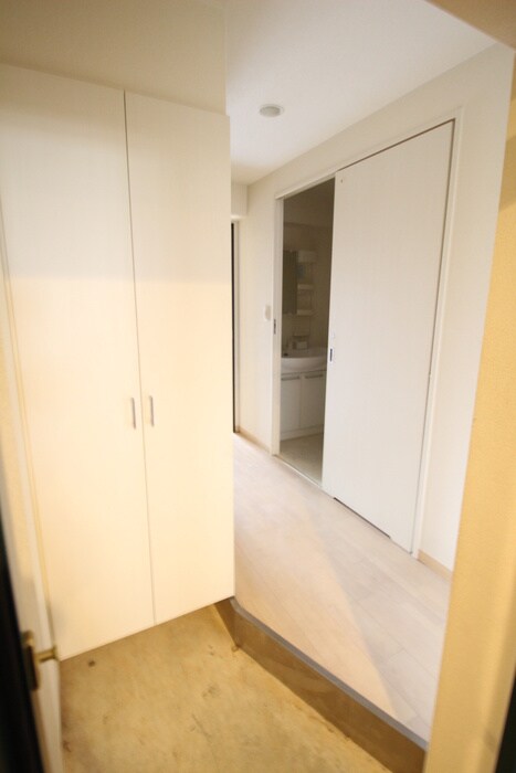 物件内観写真7　(玄関)