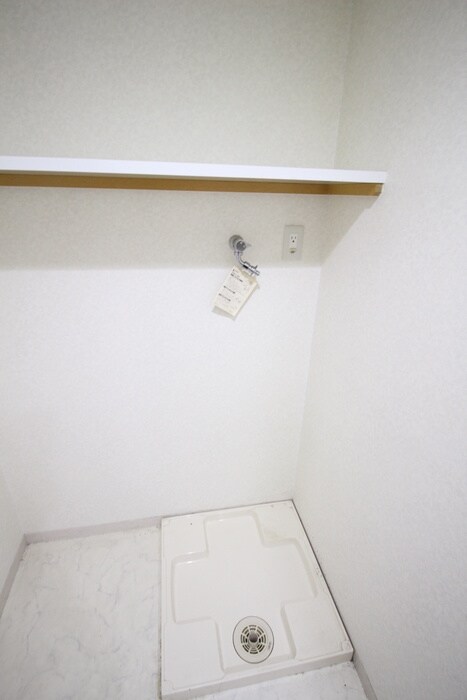 物件内観写真11　(洗濯機置場)