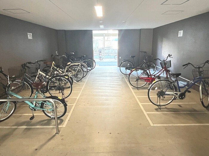 物件外観写真3　(駐輪場)