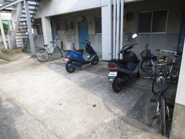 物件外観写真3　(駐輪場)
