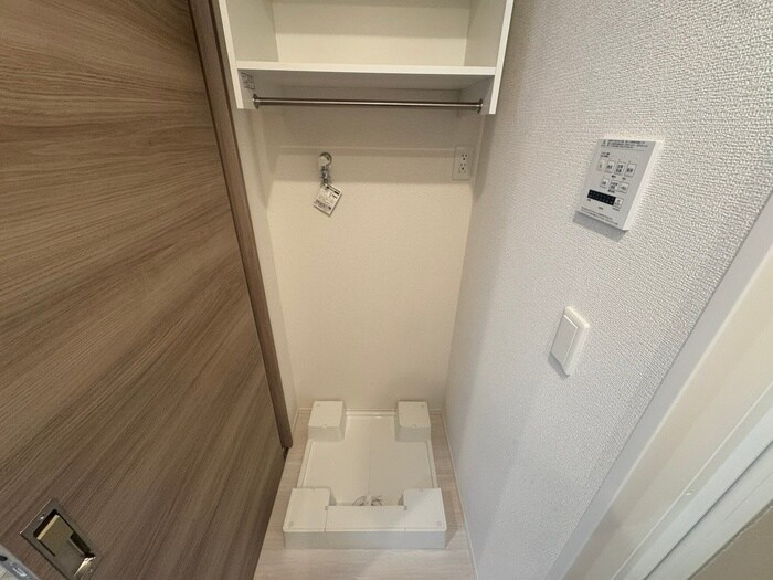 物件内観写真18　(洗濯機置場)