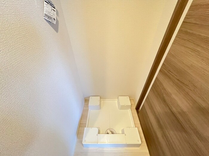 物件内観写真18　(洗濯機置場)