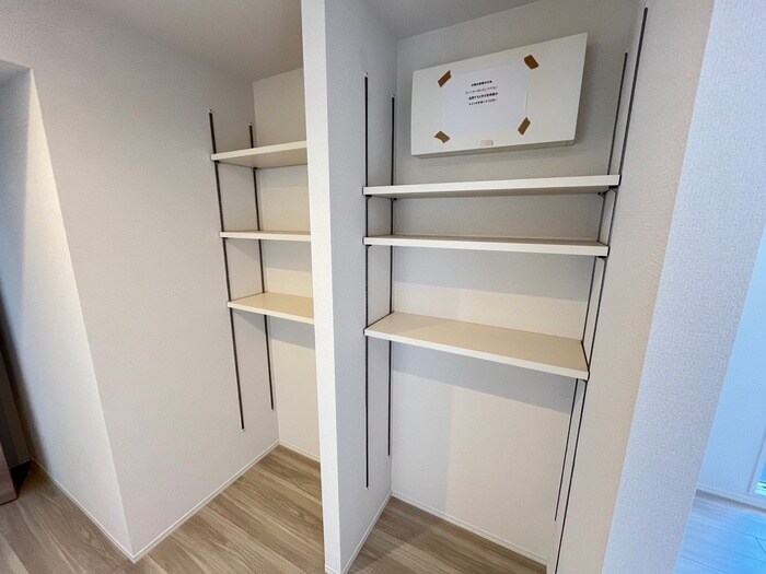 物件内観写真21　(収納)