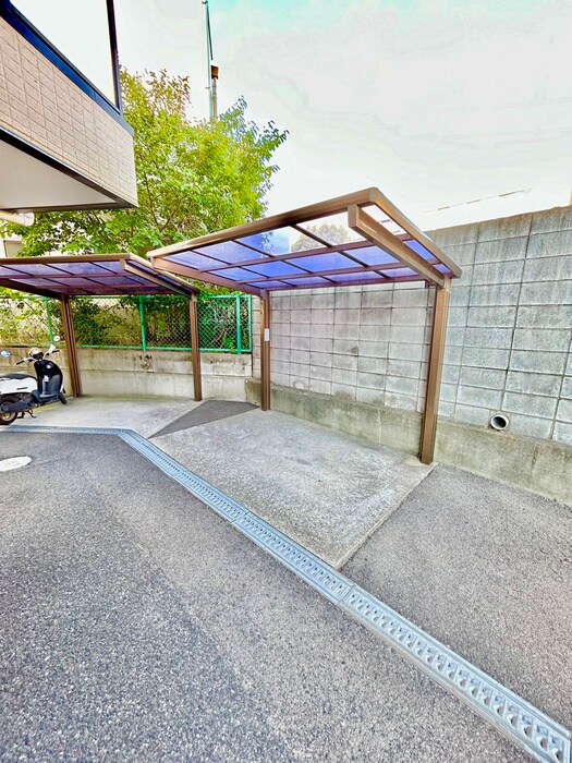 物件外観写真3　(駐輪場)
