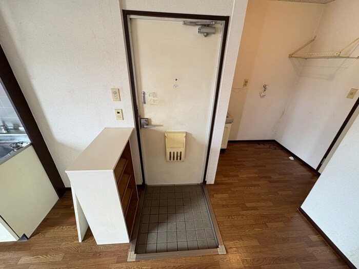 物件内観写真17　(玄関)