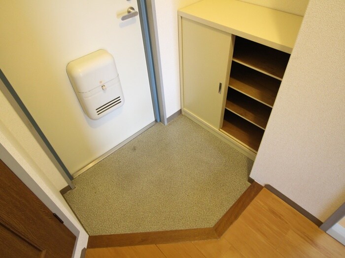 物件内観写真11　(玄関)