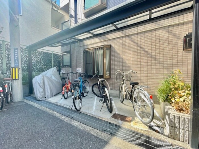 物件外観写真2　(駐輪場)