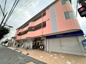 クオーレサカイ外観写真