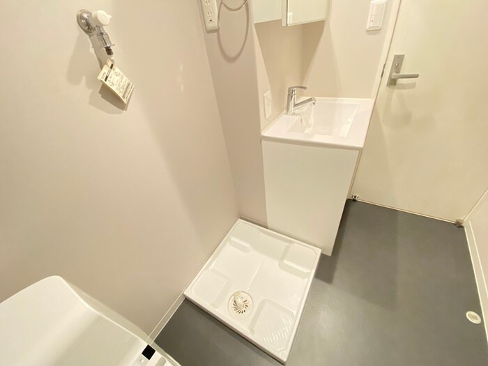 物件内観写真13　(洗濯機置場)