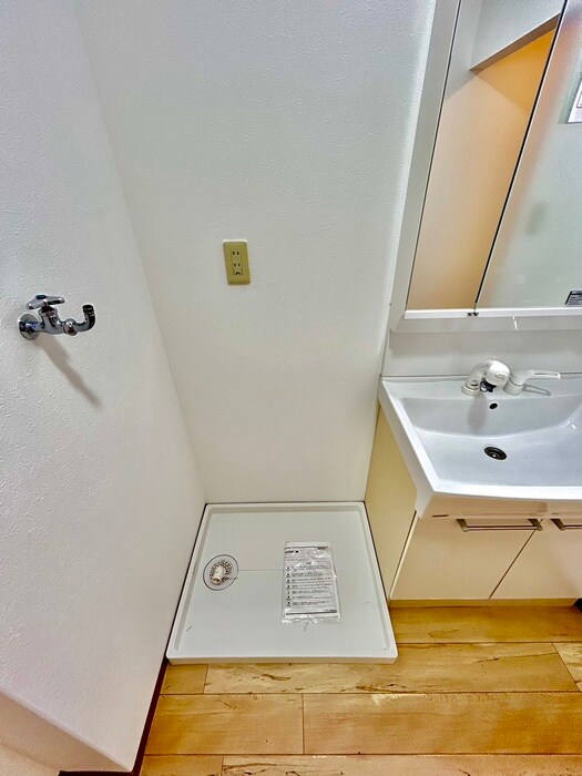 物件内観写真14　(洗濯機置場)